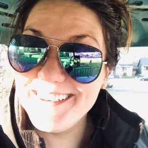 Meet your Posher, Kayla